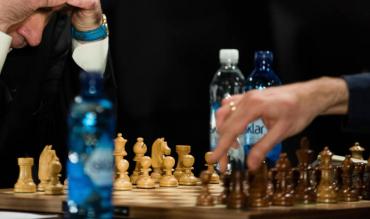 Magnus Carlsen poker